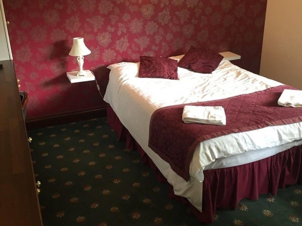 Inn The Pelican Stapleford (Wiltshire)